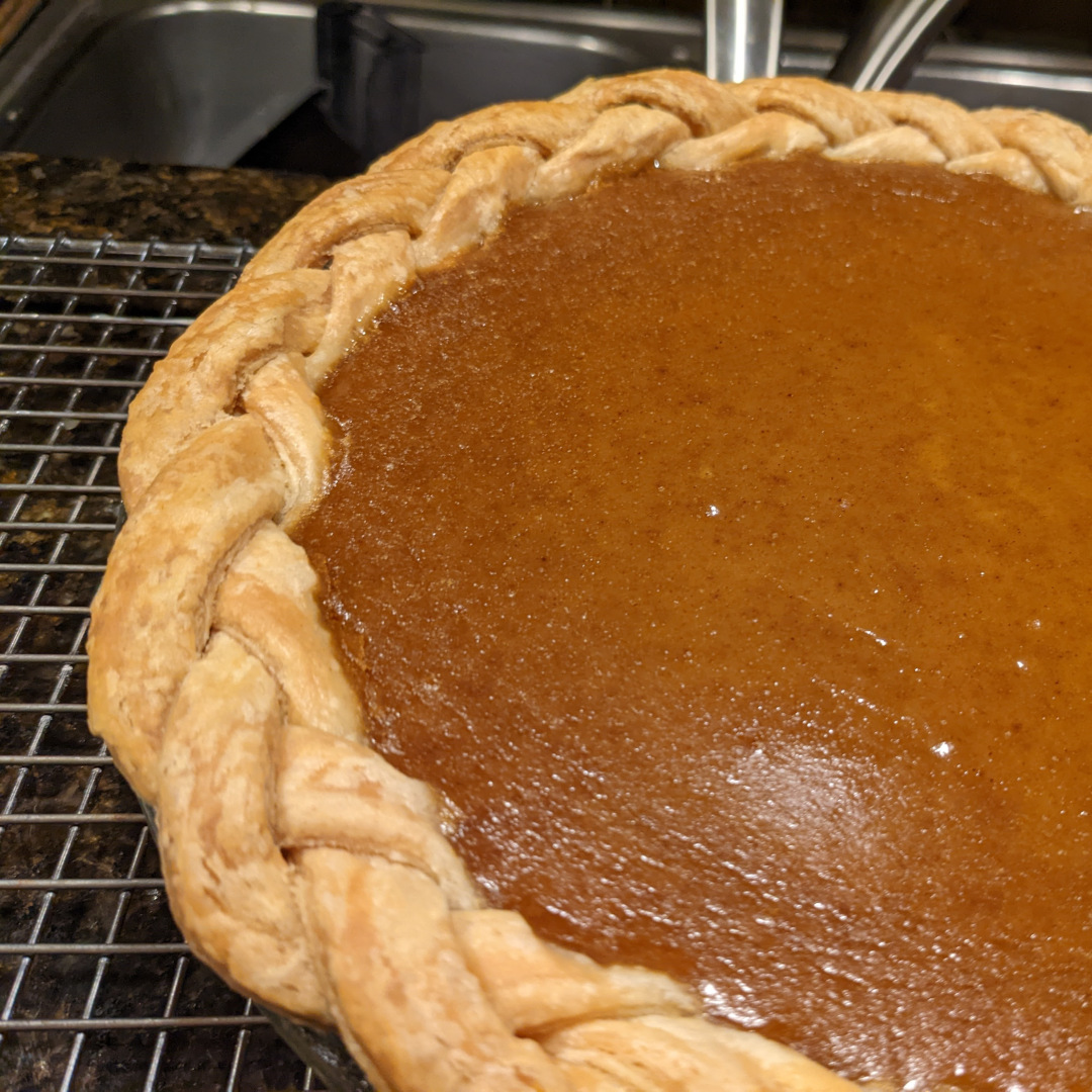 Pumpkin pie with braided crust